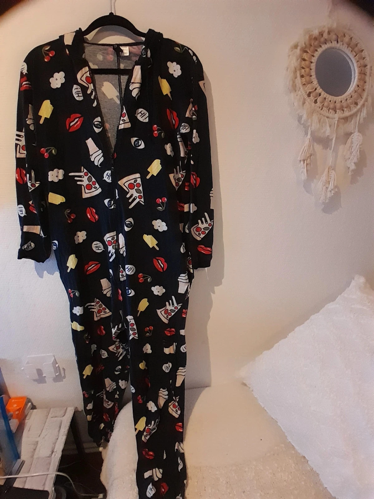 Combinação preta com estampa de pizzas e frutas, tamanho 36, H&M Divided – photo 2